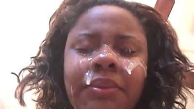 Қара бразилиялық қыз үлкен мүшесі бар анальді секстен кейін бетіне спермы алады